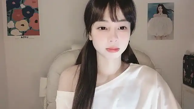 Snapshot of -Hottie chatting on 30, 9, 2025 -Hottie online show from 30, 9, 2025