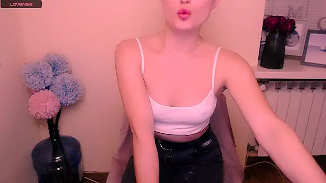 Snapshot of Felliciya chatting on 4, 3, 2025 Felliciya online show from 4, 3, 2025