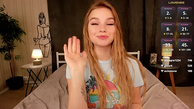 Snapshot of JanetJennings chatting on 22, 12, 2024 JanetJennings online show from 22, 12, 2024