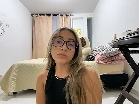 RyliieHunter online show from 2, 2, 2025