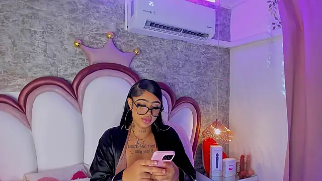 Snapshot of Mia_Jansen chatting on 29, 4, 2026 Mia Jansen online show from 29, 4, 2026