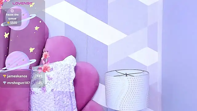 Snapshot of KylieMonnett chatting on 25, 1, 2025 KylieMonnett online show from 25, 1, 2025