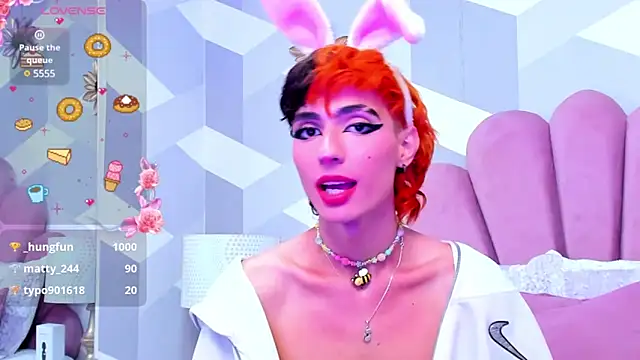 Snapshot of KylieMonnett chatting on 17, 2, 2025 KylieMonnett online show from 17, 2, 2025