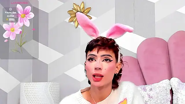 Snapshot of KylieMonnett chatting on 19, 3, 2025 KylieMonnett online show from 19, 3, 2025