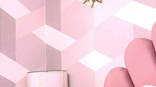 Snapshot of KylieMonnett chatting on 5, 1, 2026 KylieMonnett online show from 5, 1, 2026