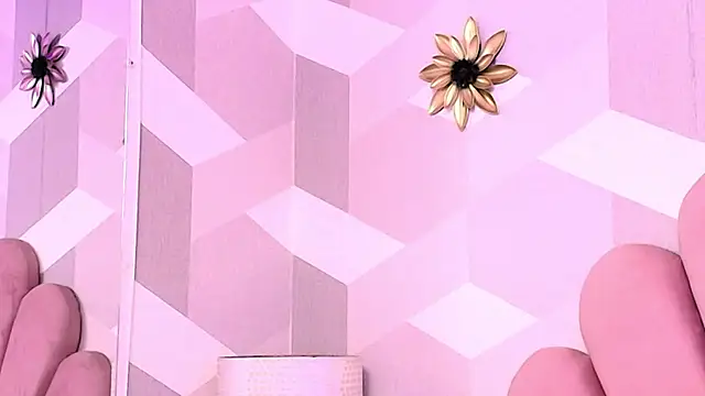 Snapshot of KylieMonnett chatting on 9, 1, 2026 KylieMonnett online show from 9, 1, 2026