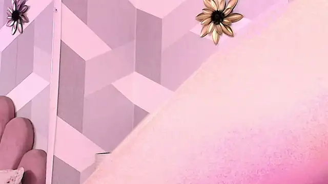 Snapshot of KylieMonnett chatting on 13, 1, 2026 KylieMonnett online show from 13, 1, 2026