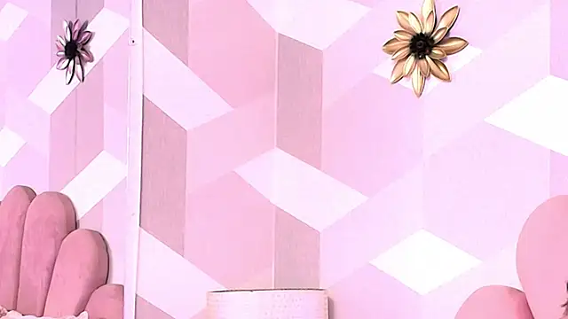 Snapshot of KylieMonnett chatting on 14, 1, 2026 KylieMonnett online show from 14, 1, 2026