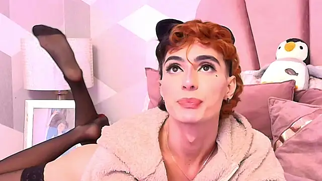 Snapshot of KylieMonnett chatting on 12, 2, 2026 KylieMonnett online show from 12, 2, 2026