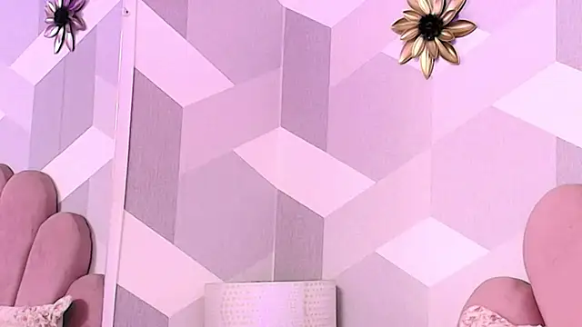 Snapshot of KylieMonnett chatting on 28, 2, 2026 KylieMonnett online show from 28, 2, 2026