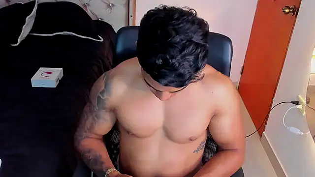 Snapshot of Andrew_wolf7 chatting on 7, 11, 2025 Andrew wolf7 online show from 7, 11, 2025