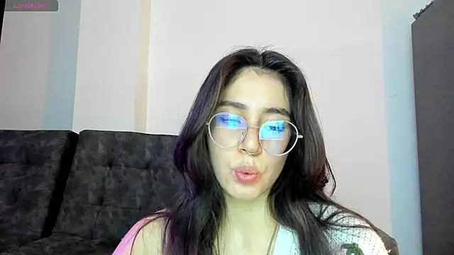 emmadiaz1 online show from 3, 12, 2024