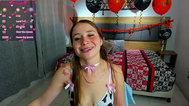 Snapshot of martina_lujann chatting on 4, 10, 2025 martina lujann online show from 4, 10, 2025