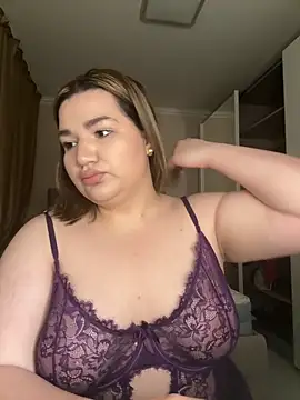 Snapshot of Leya__Droit chatting on 2, 1, 2025 Leya Droit online show from 2, 1, 2025