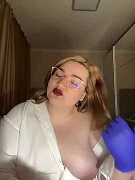 Snapshot of Leya__Droit chatting on 15, 2, 2025 Leya Droit online show from 15, 2, 2025