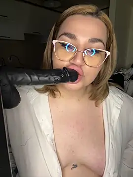 Snapshot of Leya__Droit chatting on 22, 2, 2025 Leya Droit online show from 22, 2, 2025