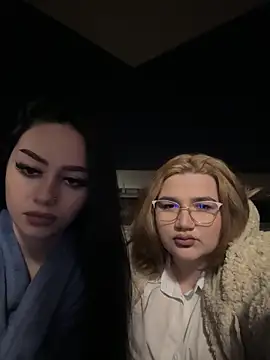 Snapshot of Leya__Droit chatting on 7, 3, 2025 Leya Droit online show from 7, 3, 2025