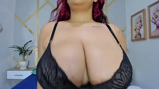 Caroliine Torres online show from 6, 2, 2025