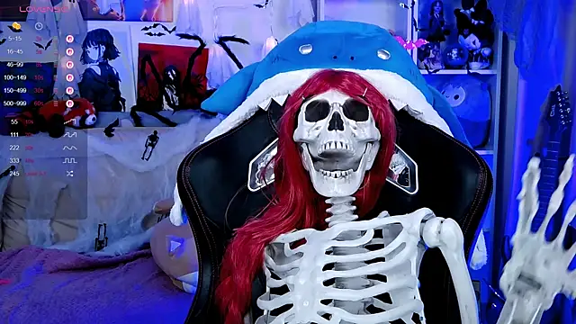 Snapshot of _Sparkland_ chatting on 23, 10, 2025 Sparkland online show from 23, 10, 2025