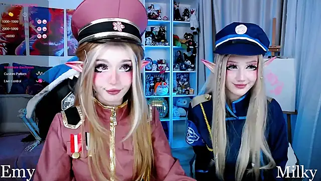 Snapshot of _Sparkland_ chatting on 14, 11, 2025 Sparkland online show from 14, 11, 2025