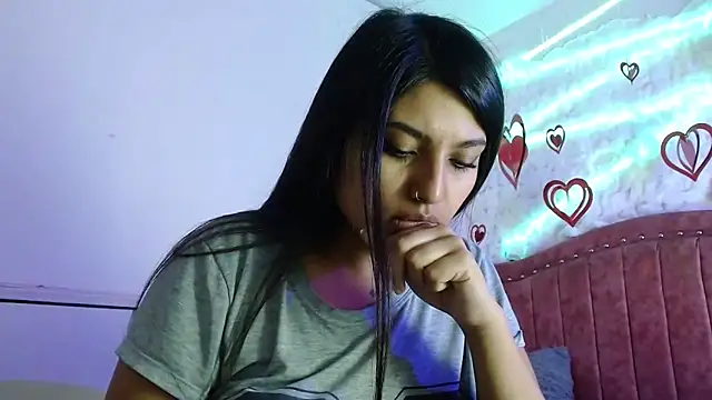 Snapshot of SarahStones chatting on 21, 2, 2025 SarahStones online show from 21, 2, 2025