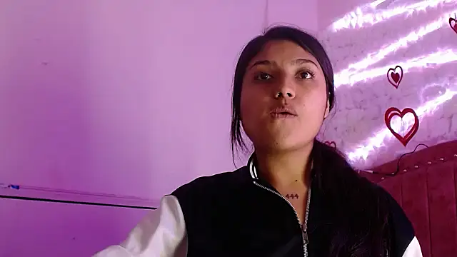 Snapshot of SarahStones chatting on 9, 3, 2025 SarahStones online show from 9, 3, 2025