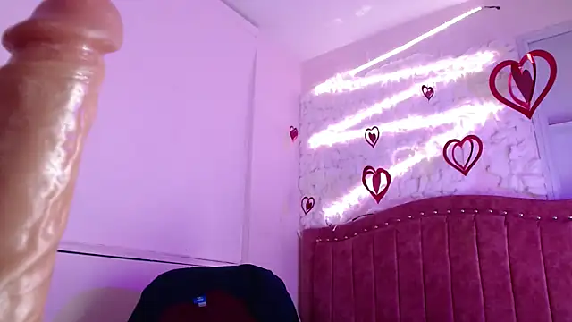 Snapshot of SarahStones chatting on 12, 3, 2025 SarahStones online show from 12, 3, 2025