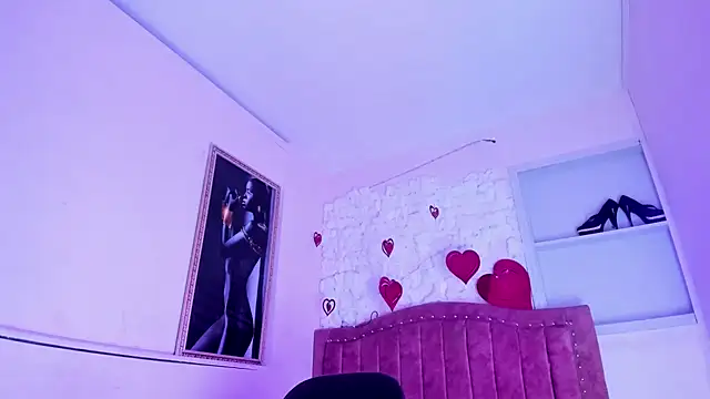 Snapshot of SarahStones chatting on 13, 9, 2025 SarahStones online show from 13, 9, 2025