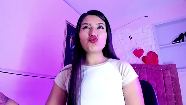 Snapshot of SarahStones chatting on 18, 9, 2025 SarahStones online show from 18, 9, 2025