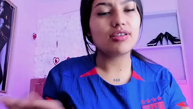 Snapshot of SarahStones chatting on 20, 9, 2025 SarahStones online show from 20, 9, 2025