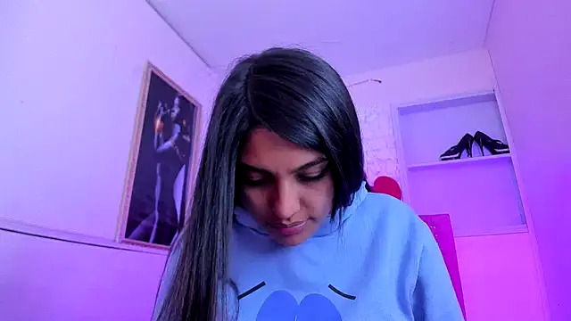 Snapshot of SarahStones chatting on 9, 10, 2025 SarahStones online show from 9, 10, 2025