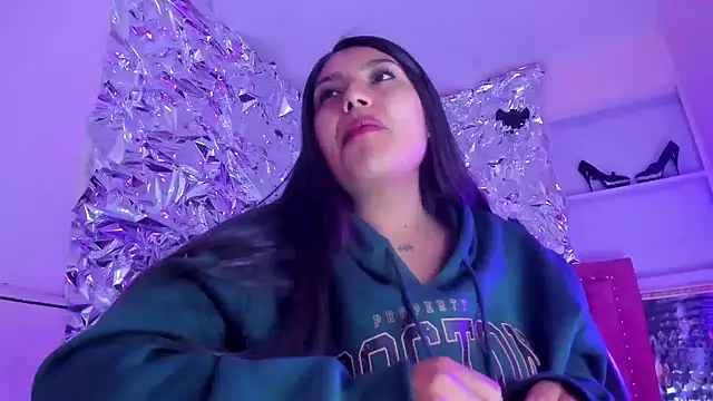 Snapshot of SarahStones chatting on 29, 11, 2025 SarahStones online show from 29, 11, 2025