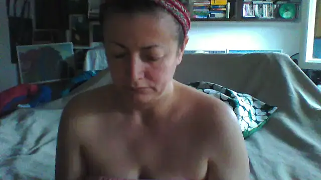 Snapshot of MariaAnaSunshine chatting on 12, 9, 2025 MariaAnaSunshine online show from 12, 9, 2025