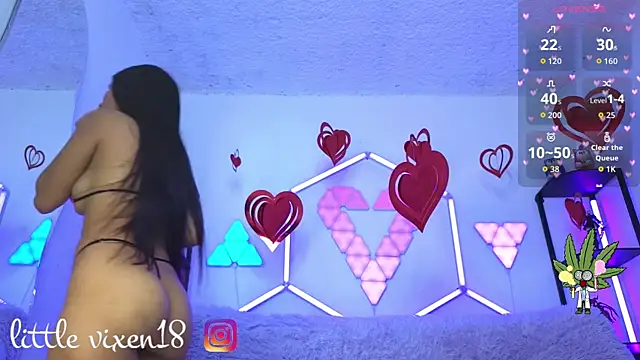 littlevixen18 online show from 15, 4, 2026