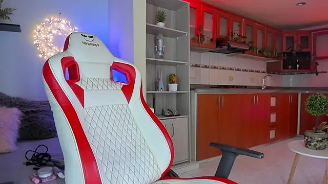 honey fox1 online show from 22, 1, 2025