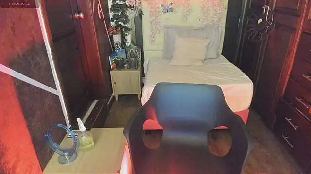 Snapshot of SexyNaf chatting on 11, 9, 2025 SexyNaf online show from 11, 9, 2025