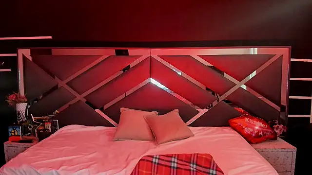 Snapshot of SexyNaf chatting on 18, 9, 2025 SexyNaf online show from 18, 9, 2025