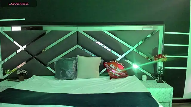 Snapshot of SexyNaf chatting on 8, 10, 2025 SexyNaf online show from 8, 10, 2025