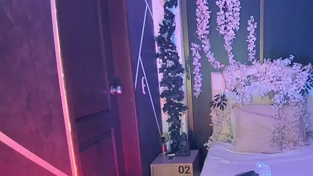 Snapshot of SexyNaf chatting on 15, 10, 2025 SexyNaf online show from 15, 10, 2025