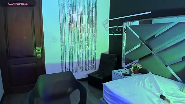 Snapshot of SexyNaf chatting on 18, 10, 2025 SexyNaf online show from 18, 10, 2025