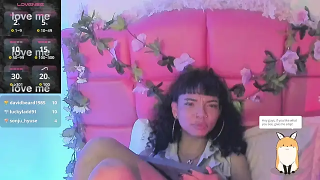 Snapshot of SexyNaf chatting on 28, 10, 2025 SexyNaf online show from 28, 10, 2025