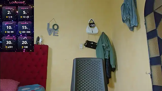 Snapshot of cristinamontiel chatting on 8, 2, 2025 cristinamontiel online show from 8, 2, 2025