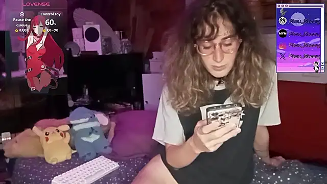 Snapshot of piou-sissy chatting on 22, 10, 2025 piou-sissy online show from 22, 10, 2025