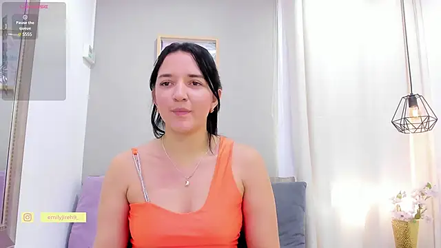 Snapshot of _EmilyJireh_ chatting on 13, 1, 2025 EmilyJireh online show from 13, 1, 2025