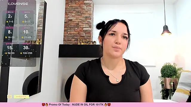 Snapshot of _EmilyJireh_ chatting on 11, 2, 2025 EmilyJireh online show from 11, 2, 2025