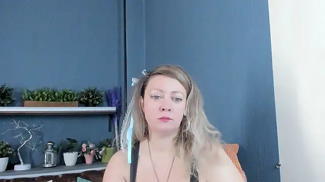 Snapshot of JesiaFoxi chatting on 16, 11, 2025 JesiaFoxi online show from 16, 11, 2025