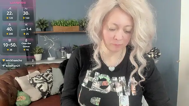 JesiaFoxi online show from 10, 2, 2026