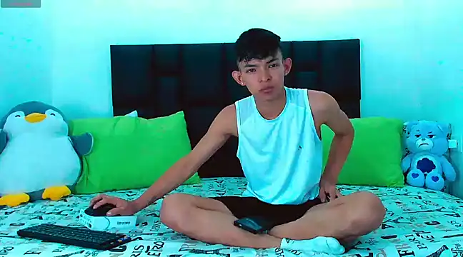 Snapshot of Tonny_twink_ chatting on 6, 2, 2025 Tonny twink online show from 6, 2, 2025