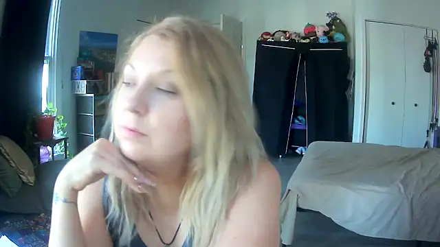 Snapshot of RubyGissing chatting on 1, 10, 2025 RubyGissing online show from 1, 10, 2025