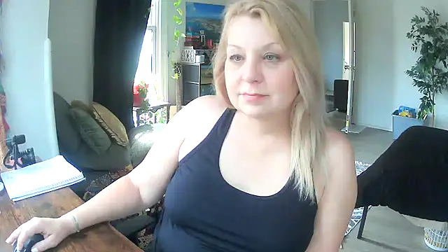 Snapshot of RubyGissing chatting on 18, 10, 2025 RubyGissing online show from 18, 10, 2025